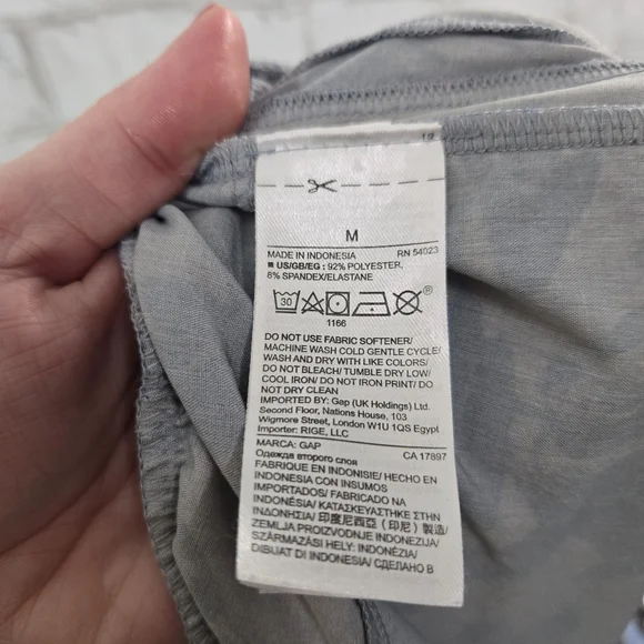 EUC✨GAP FIT gray & blue floral printed joggers - Picture 14 of 14